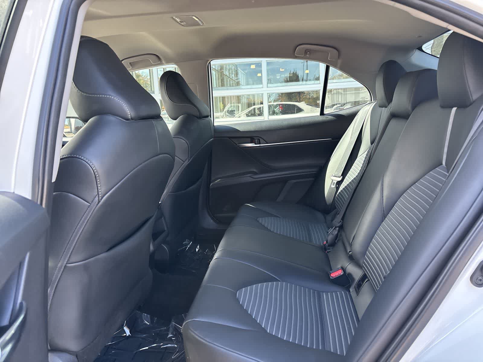 Used 2024 Toyota Camry SE FWD image 8