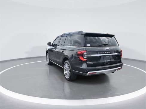 Used 2022 Ford Expedition Limited image 6