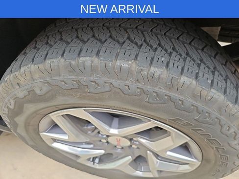 Used 2023 GMC Sierra 1500 SLT w/ SLT Premium Package AWD/4WD image 28