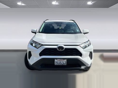 Used 2024 Toyota RAV4 XLE w/ Convenience Package FWD image 4