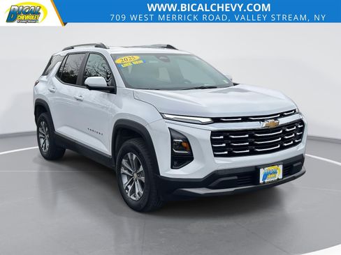 Used 2025 Chevrolet Equinox LT w/ Convenience Package II AWD/4WD image 1