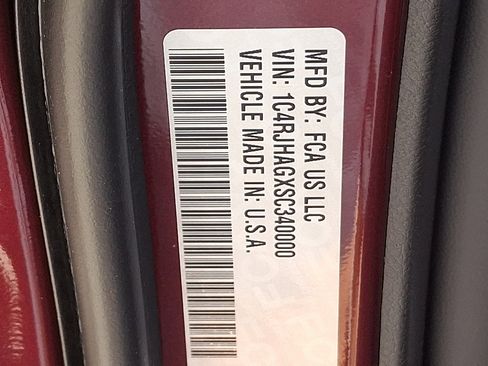 New 2025 Jeep Grand Cherokee Altitude image 14