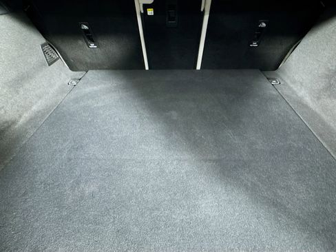 Used 2023 Land Rover Range Rover Velar R-Dynamic S image 61