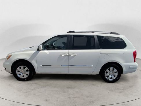 Used 2007 Hyundai Entourage GLS image 2