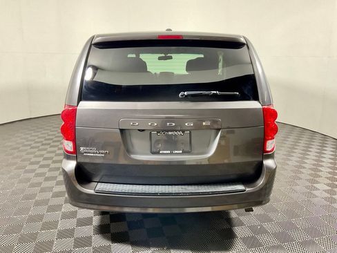 Used 2017 Dodge Grand Caravan SE FWD image 11