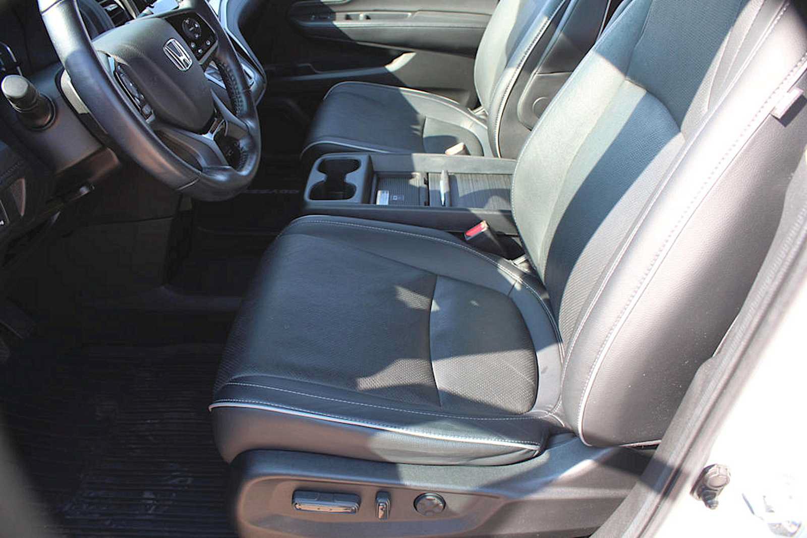 Used 2022 Honda Odyssey Elite image 23