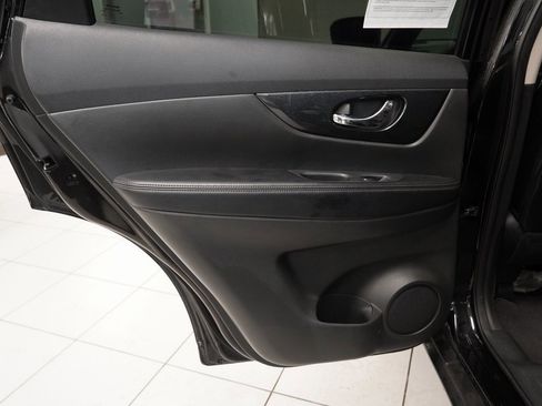 Used 2016 Nissan Rogue SL w/ SL Premium Package image 26