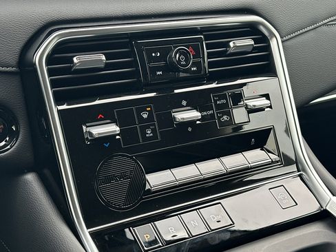 New 2026 Nissan Armada SV image 18