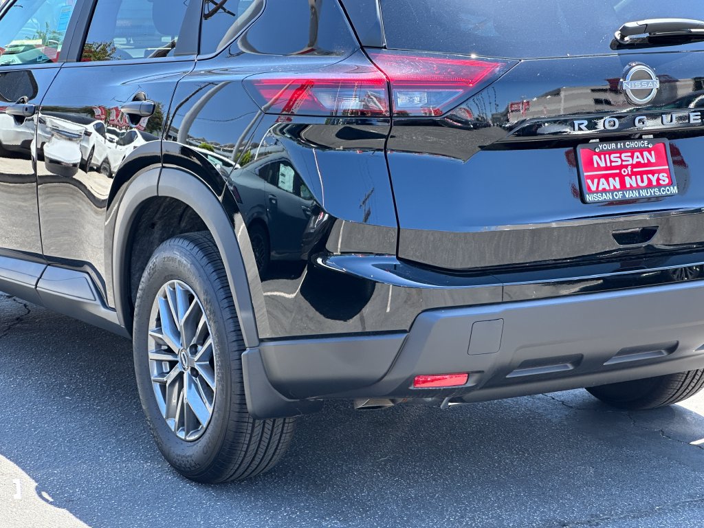 New 2027 Nissan Rogue S FWD image 5