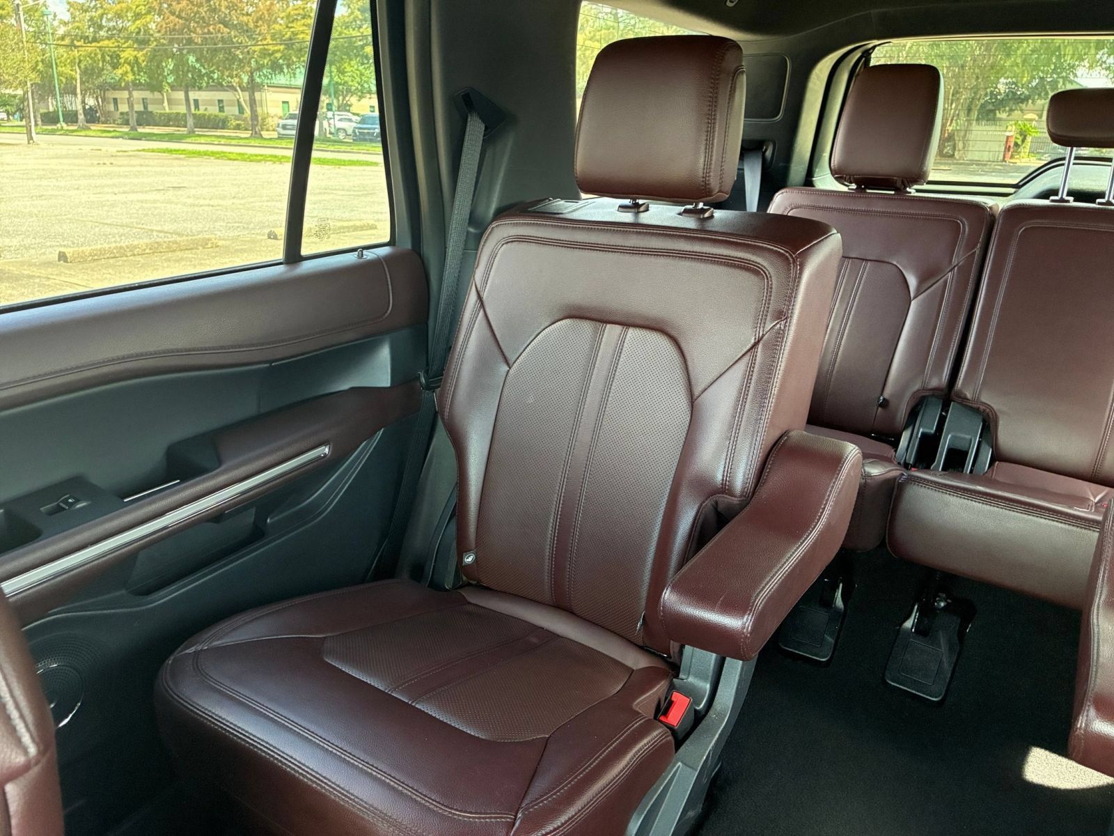 Used 2024 Ford Expedition Limited AWD/4WD image 43