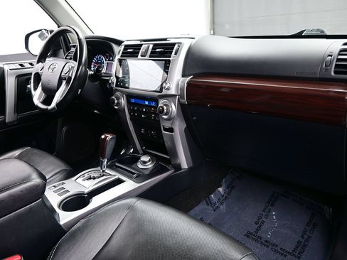 Used 2018 Toyota 4Runner Limited AWD/4WD image 15