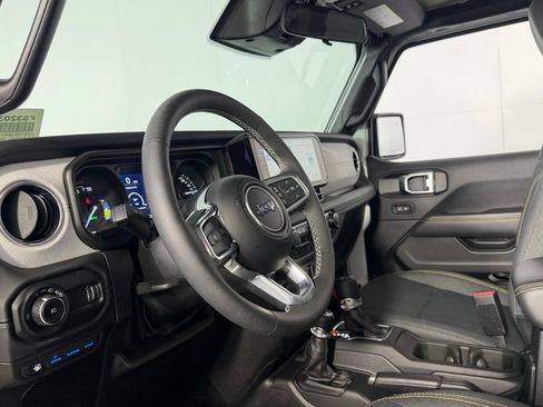 Used 2025 Jeep Wrangler Unlimited Sahara w/ Safety Group AWD/4WD image 22