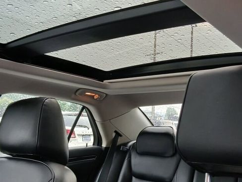 Used 2019 Chrysler 300 Limited image 30