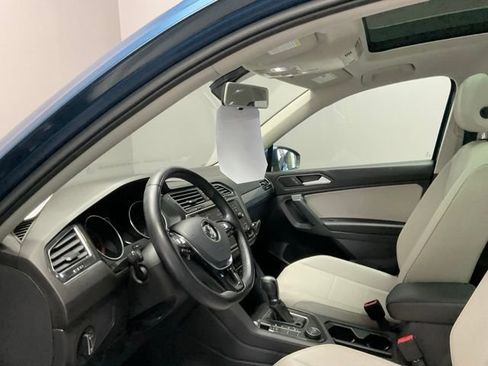 Used 2019 Volkswagen Tiguan SE w/ Panoramic Sunroof Package AWD/4WD image 17