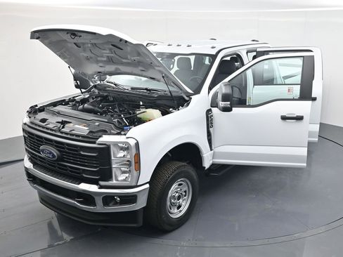 New 2026 Ford F250 XL w/ XL Chrome Package image 54