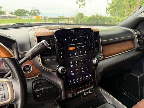 Used 2021 RAM 2500 Limited image 11