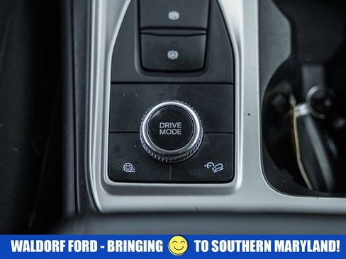 Used 2022 Ford Explorer XLT image 27