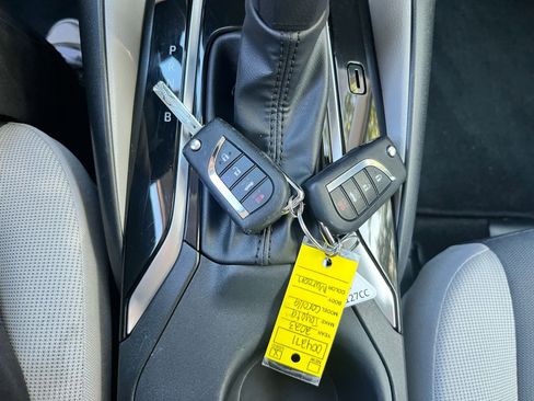 Used 2023 Toyota Corolla LE image 31