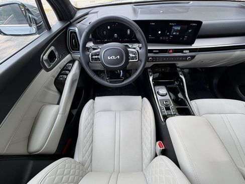 Used 2025 Kia Sorento SX Prestige AWD/4WD image 6