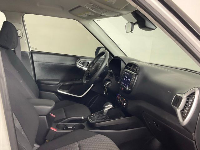 Used 2022 Kia Soul LX w/ Technology Package FWD image 17
