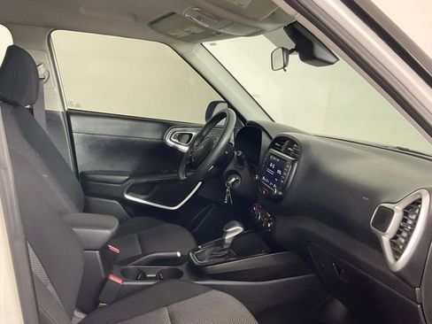 Used 2022 Kia Soul LX w/ Technology Package FWD image 17
