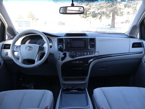 Used 2014 Toyota Sienna LE image 16