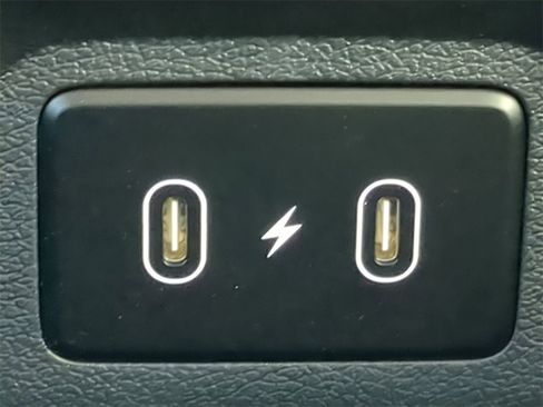 New 2025 Hyundai Venue Limited image 16