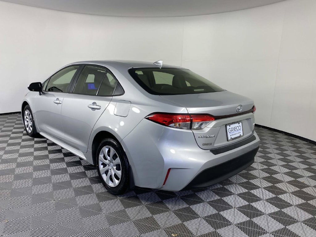Used 2023 Toyota Corolla LE w/ Carpet Mat Package (TMS) FWD image 6