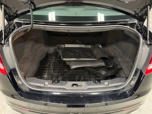 Used 2018 Ford Taurus Limited image 37