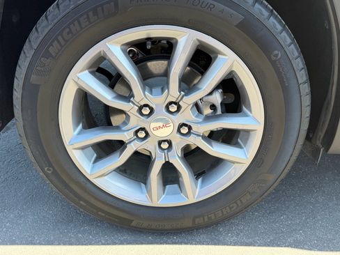 Used 2023 GMC Terrain SLT w/ Infotainment Package II FWD image 25