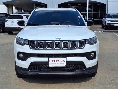New 2026 Jeep Compass Latitude image 2