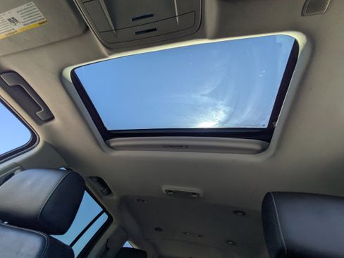 Used 2019 GMC Yukon XL SLT image 31