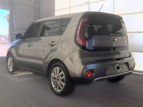 Used 2018 Kia Soul + FWD image 6