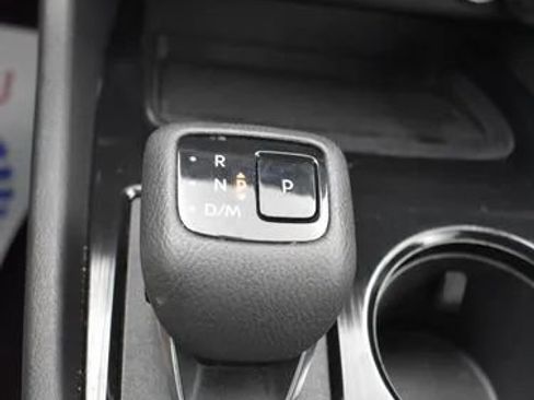Used 2024 Nissan Rogue S FWD image 35