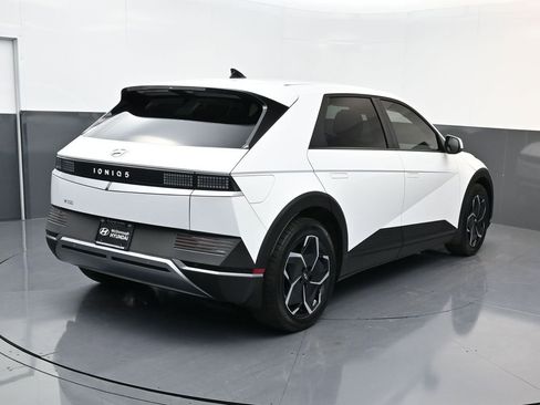 Certified 2024 Hyundai Ioniq 5 SEL image 3