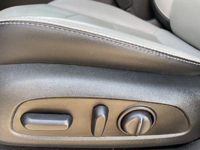 Used 2021 Chevrolet Equinox Premier FWD image 25