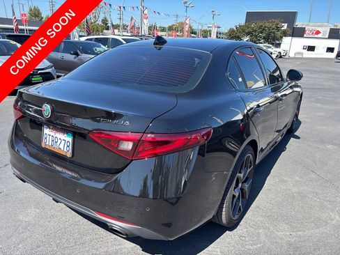 Used 2020 Alfa Romeo Giulia w/ Nero Edizione RWD image 5