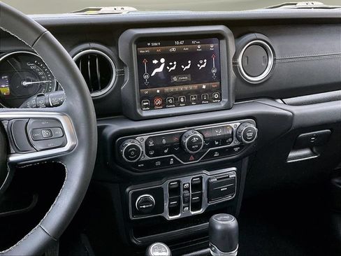 Used 2023 Jeep Wrangler Unlimited Sahara w/ Cold Weather Group AWD/4WD image 12