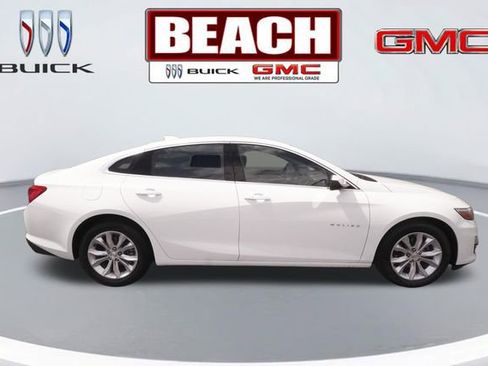 Used 2023 Chevrolet Malibu LT image 2
