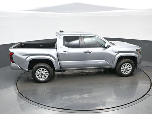 Used 2025 Toyota Tacoma SR5 image 41
