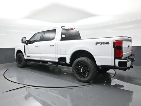 New 2026 Ford F250 Lariat w/ Black Appearance Package image 4
