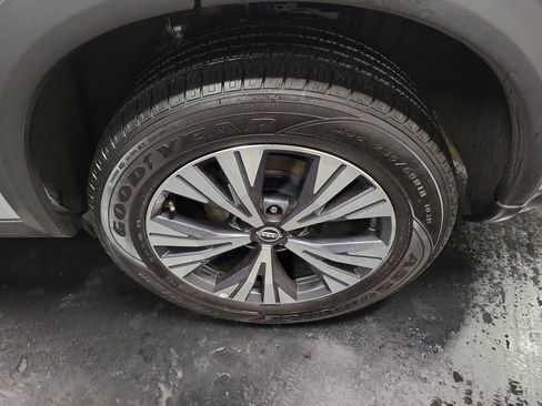 Used 2022 Nissan Rogue SV AWD/4WD image 12