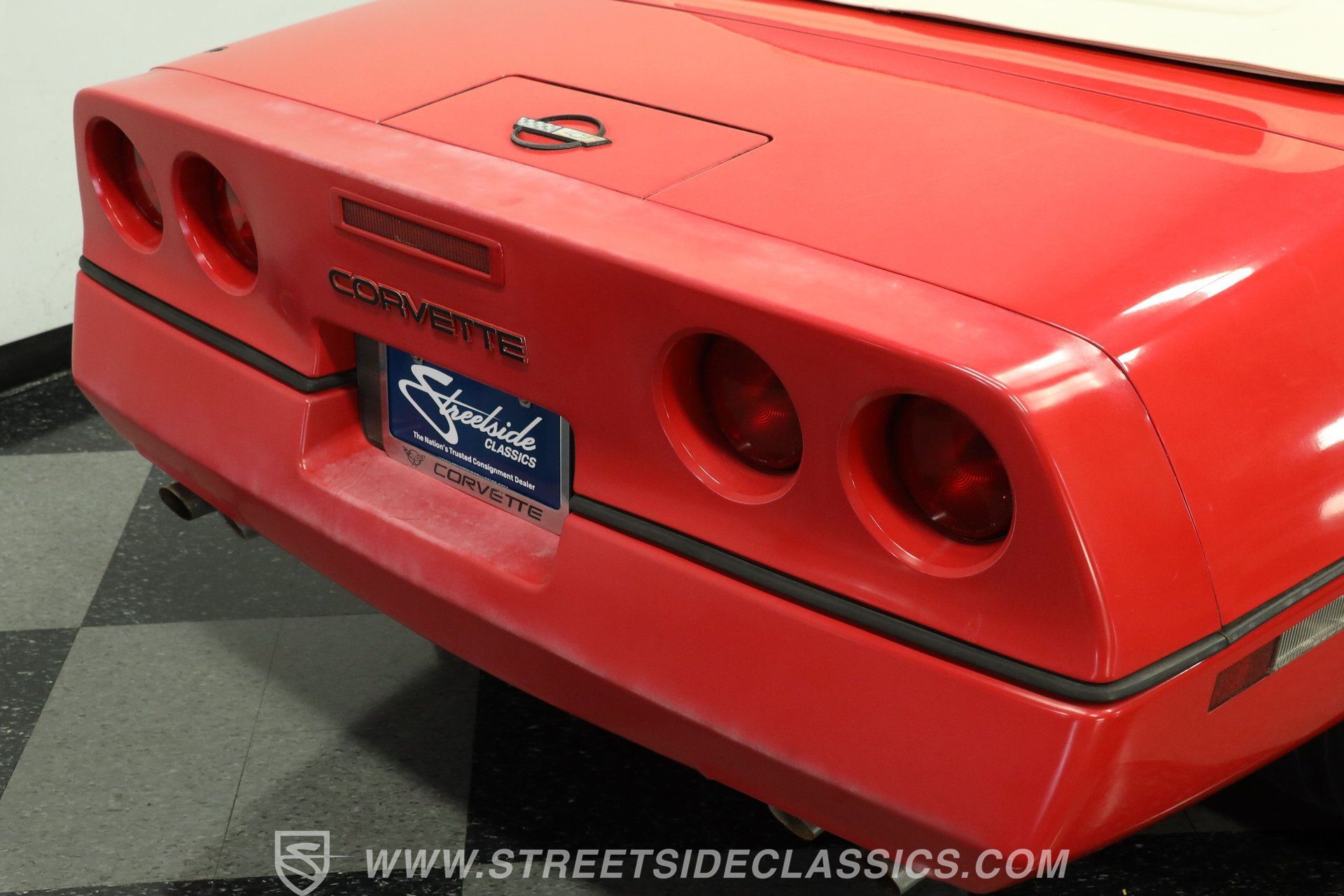 Used 1988 Chevrolet Corvette Convertible RWD image 25