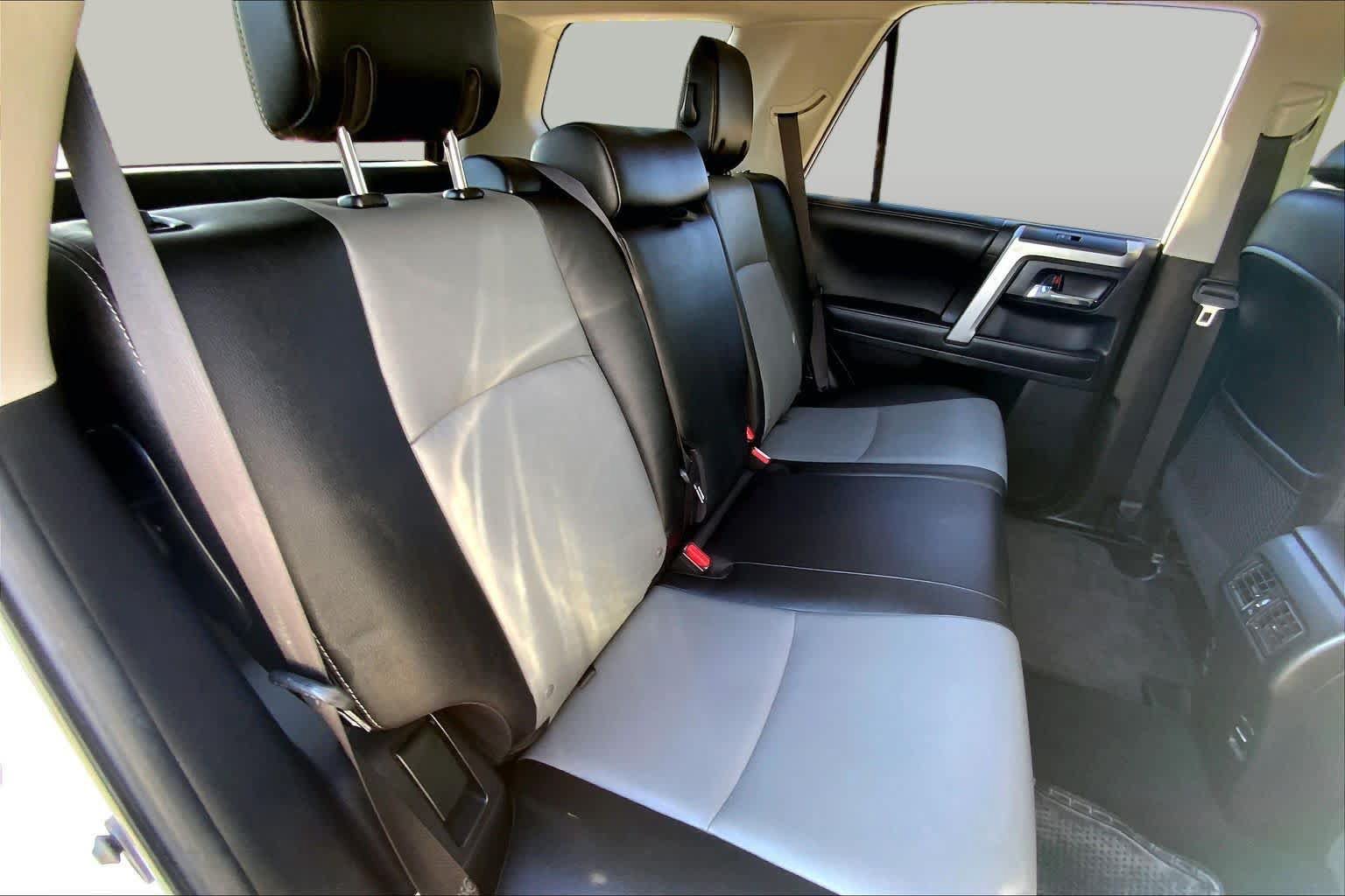 Used 2018 Toyota 4Runner SR5 Premium AWD/4WD image 19