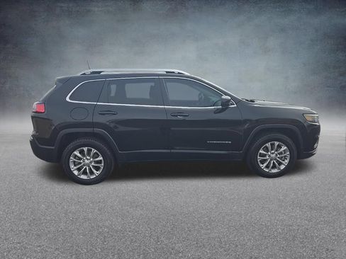 Used 2019 Jeep Cherokee Latitude w/ Popular Appearance Group AWD/4WD image 2