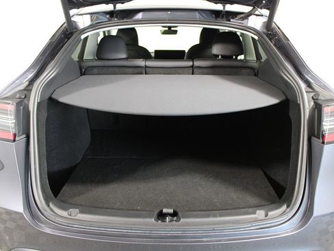 Used 2023 Tesla Model Y Long Range image 22