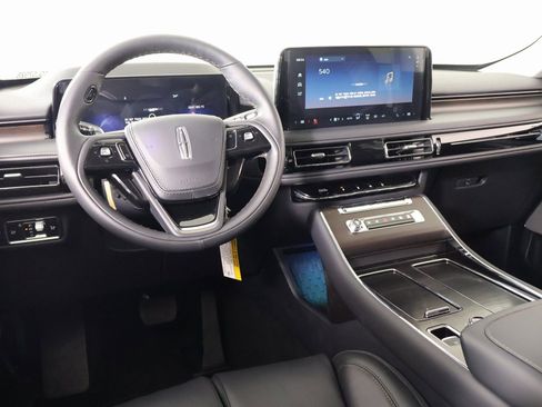 New 2026 Lincoln Aviator Reserve image 2