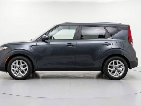 Used 2025 Kia Soul LX w/ LX Technology Package FWD image 5