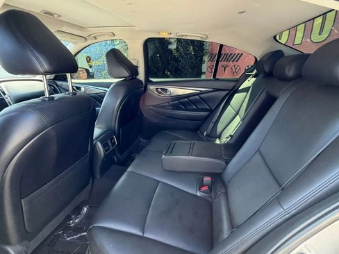 Used 2017 INFINITI Q50 Signature Edition w/ Cargo Package (L95) RWD image 9
