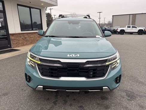 Used 2024 Kia Seltos SX w/ SX Sunroof Package image 10